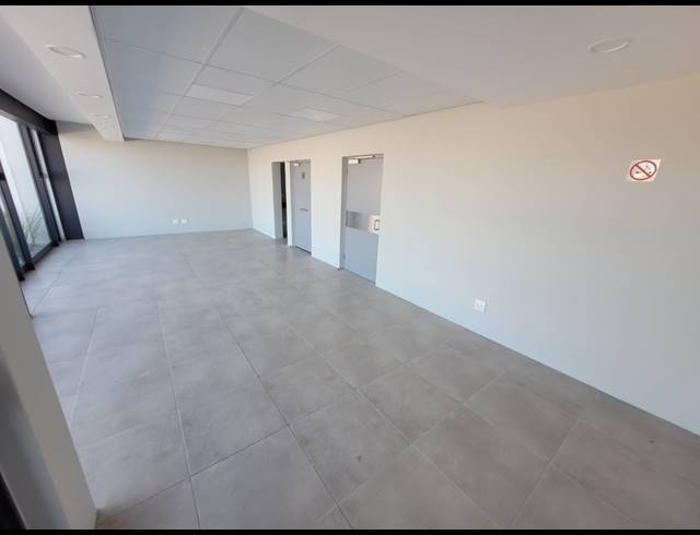 406M² WAREHOUSE TO LET IN STIKLAND INDUSTRIAL